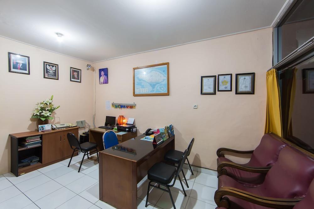ג'ימבאראן Oyo 3134 Puri Tamu Hotel מראה חיצוני תמונה